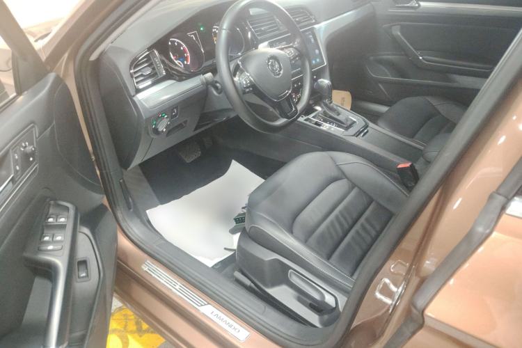 Used Volkswagen Lamando 2015 280TSI DSG Comfort Edition Left Front Seat