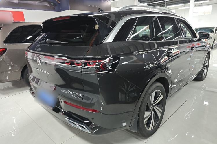 Used Volkswagen Tavendor 2024 380TSI All-Wheel-Drive R-Line Cruise Premium Edition Rear Right 45 Deg