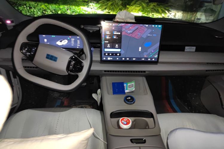 Used Geely Galaxy 8 2025 130km EM-i Prestige Edition Center Console