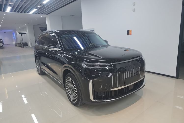 Used Chery T11 2026 Model 220 All-Wheel Drive Dual IMAX Theater Edition