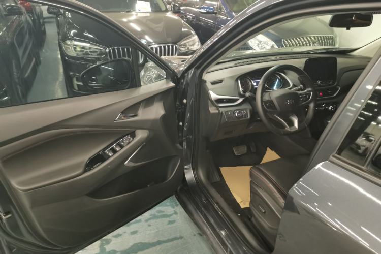 Used Chevrolet Orlando 2020 Light Hybrid Redline 530T Automatic Enjoyment Edition (5+2 Models)