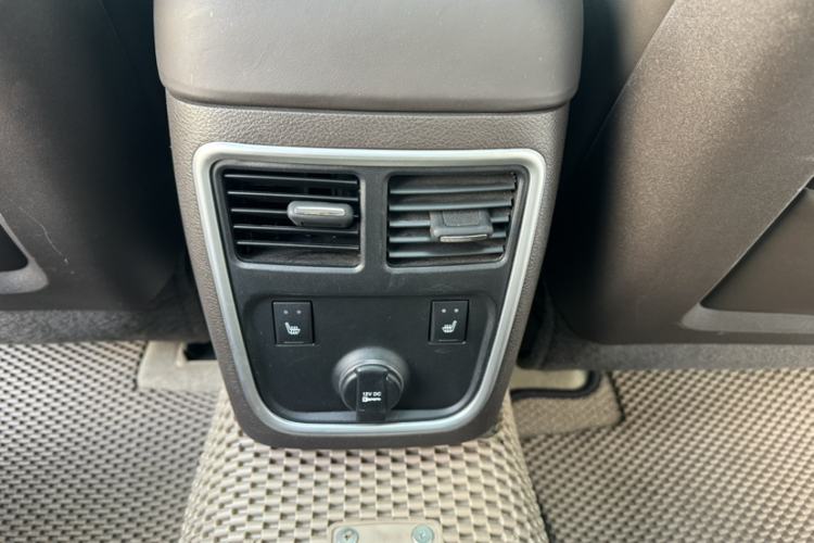 Used Chrysler 300C 2014 3.0L Excellence Edition