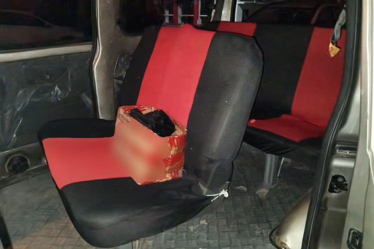 Used Wuling Rongguang V 2016 1.5L Practical Version Left Rear Seat