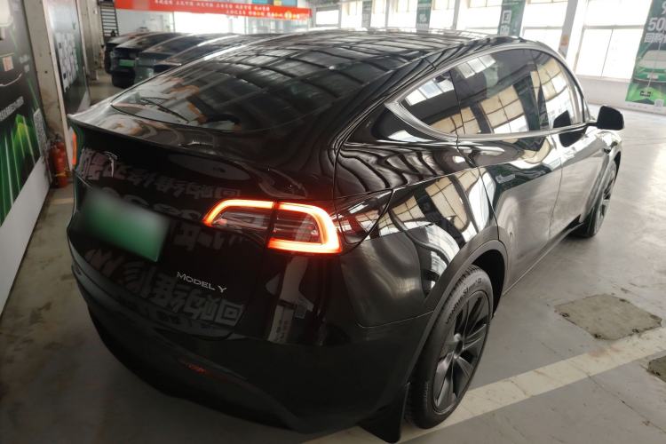 Used Tesla Model Y 2024 Long-Range All-Wheel-Drive Version