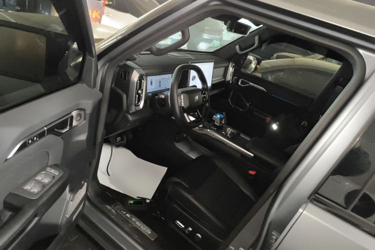 Used JETOUR Traveler 2025 2.0TD DCT XWD Cross+ Driver Seat