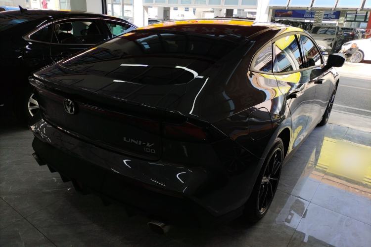 Used Changan UNI-V iDD 2023 ZhiDian iDD 1.5T 113km Smart & Fun Version
