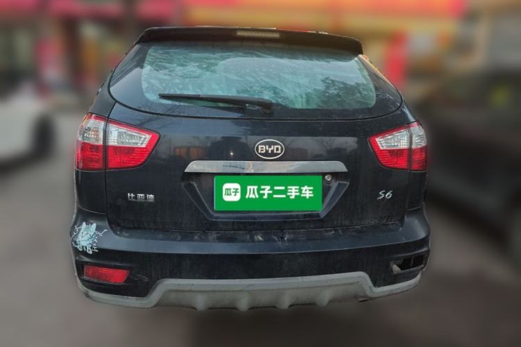 Used BYD S6 2014 2.0L Manual Luxury 5-Seater