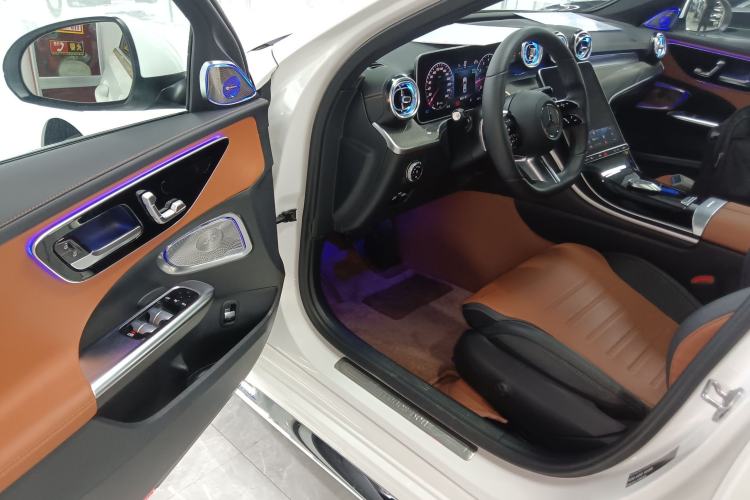 Used Mercedes-Benz C-Class 2022 Restyled C 200 L Sport Edition Driver Seat