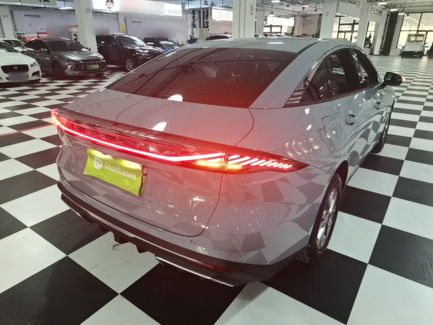Geely Galaxy L6 2025 EM-i 60km Launch Edition — снимка 6