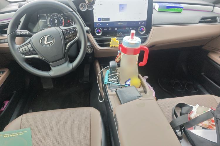 Used Lexus ES 2025 200 Premium Edition Center Console