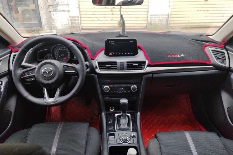Used Mazda 3 Axela 2017 Sedan 1.5L Automatic Luxury Model China VI Standard Center Console