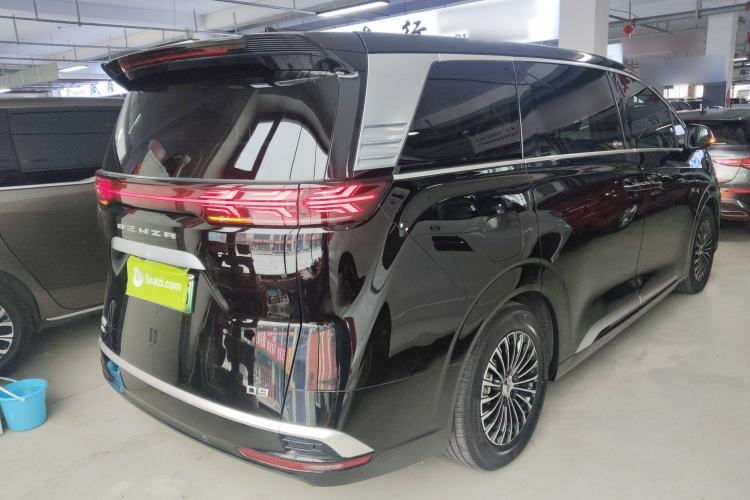 Used Denza D9 2022 DM-i 945 Luxury Model
