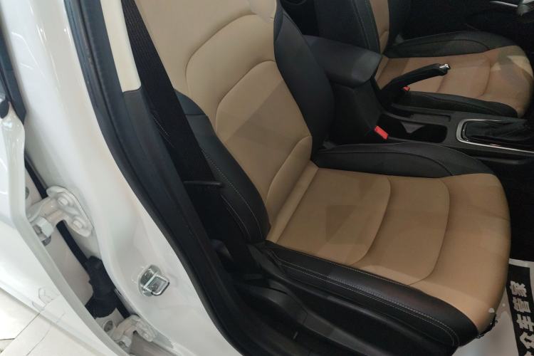 Used Chevrolet Monza 2020 320 Automatic Enjoyment Edition Right Front Seat