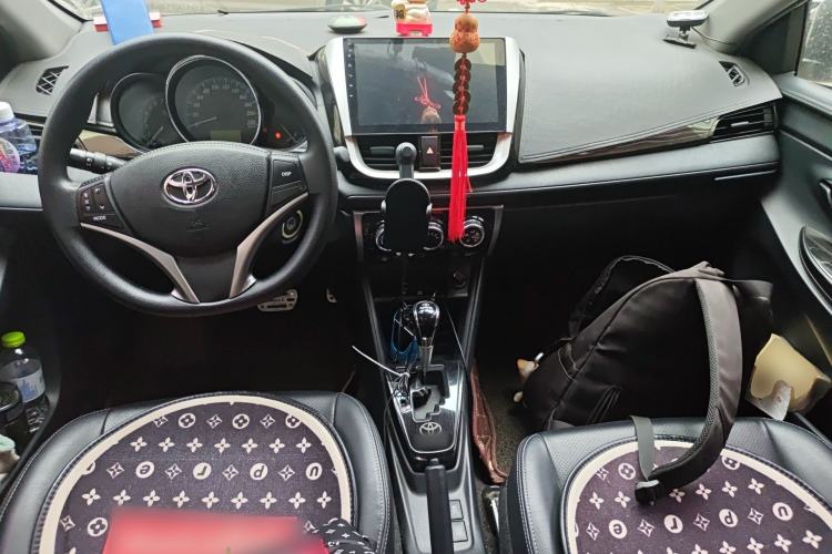 Used Toyota YARiS L Zhi Xiang 2017 1.5E CVT Dynamic Edition Center Console