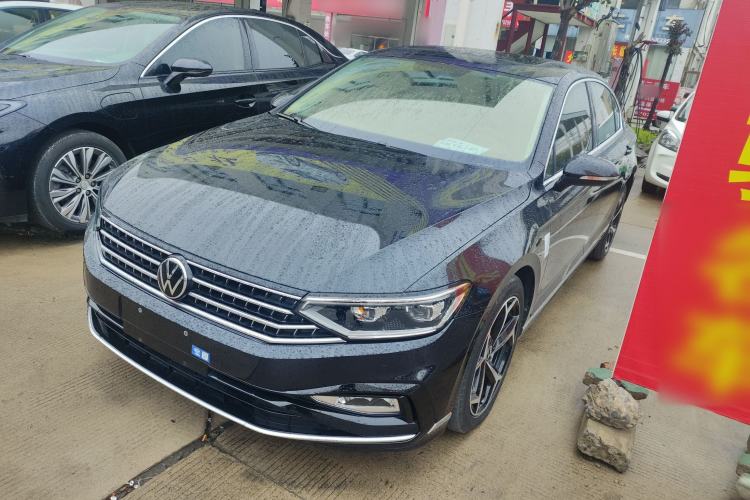 Used Volkswagen Magotan 2023 2 Million Units Limited Edition 280TSI DSG Leading Version