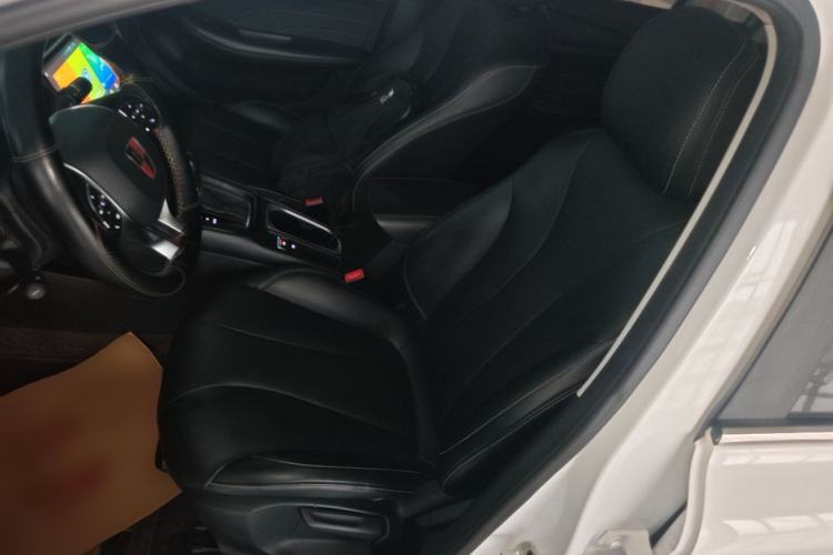 Used Roewe i5 2020 1.5L Automatic 4G Connect Luxury Flagship Edition

