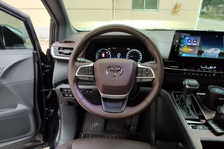 Used Toyota Granvia 2024 2.5L Hybrid Prestige PLUS Four-Wheel Drive Version Steering Wheel