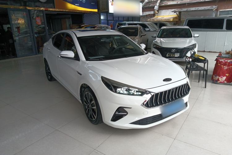 Used JAC Group J7 2020 1.5T CVT Elite Model Front Right 45 Deg