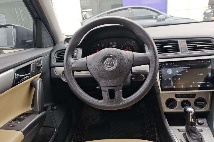 Used Volkswagen Lavida 2013 Revised Classic 1.6L Automatic Fashion Edition