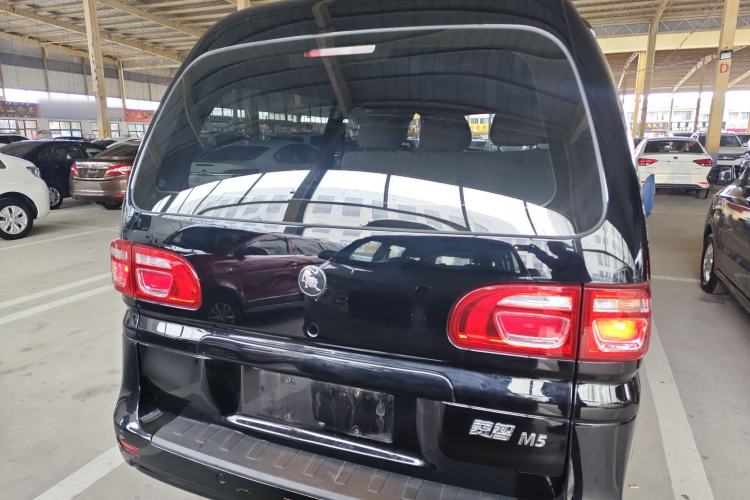 Used FORTHING Lingzhi 2023 M5L 1.6L Base Model 5 Seats Rear