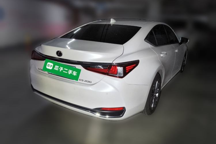 Used Lexus ES 2021 200 Excellence Edition Rear Right 45 Deg