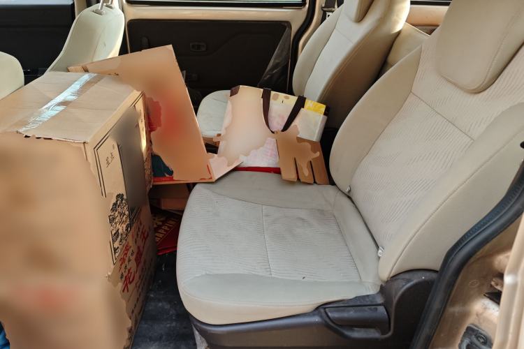 Used Wuling Rongguang V 2016 1.5L Standard Version Left Rear Seat