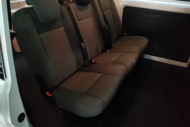 Used Ford Transit 2017 2.0T Diesel Multi-Purpose Commercial Vehicle Short Wheelbase Low Roof China V Standard