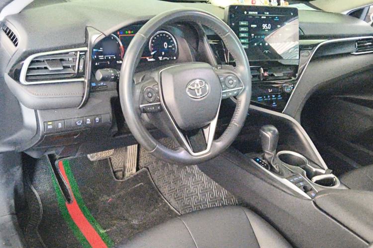 Used Toyota Camry 2021 2.5G Luxury Edition Center Console