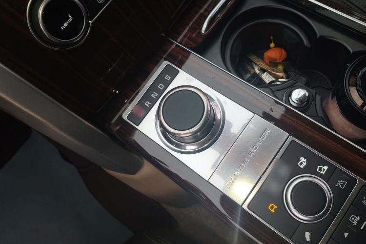 Used Land Rover Range 2016 3.0 SC V6 Vogue Gear Lever