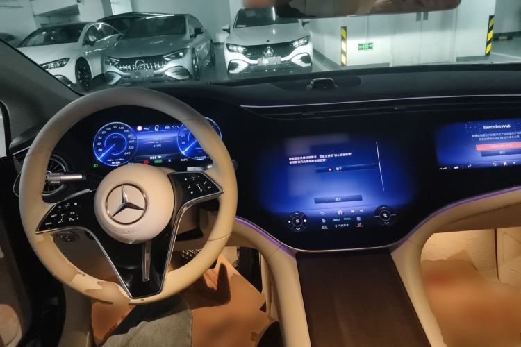 Used Mercedes-Benz EQS 2023 450+ Pioneer Edition Center Console