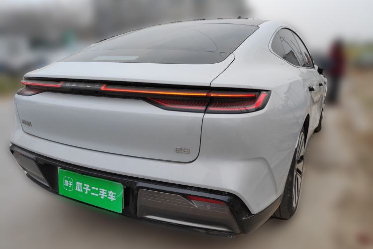 Used Geely Galaxy E8 2024 665 km Range Rear-Drive Starship Long-Range Version
