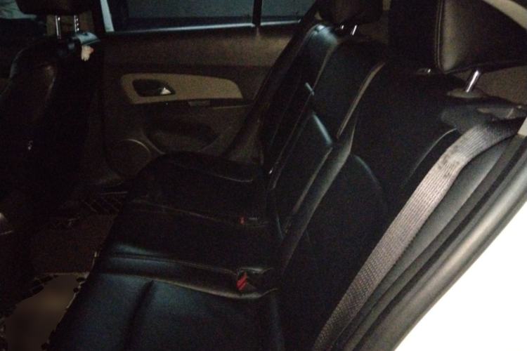 Used Chevrolet Cruze 2013 1.6L SE AT Left Rear Seat