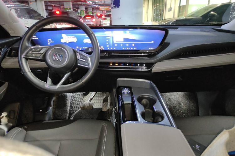 Used Buick E5 2023 Pioneer Edition Center Console