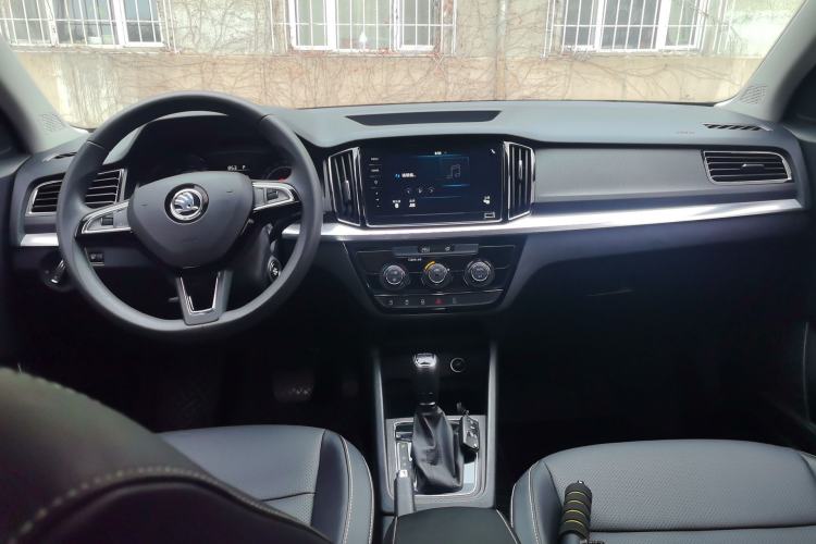 Used Skoda Kamiq 2021 1.5L Automatic Standard Edition Center Console