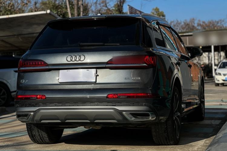 Used Audi Q7 2020 55 TFSI quattro S line sports model