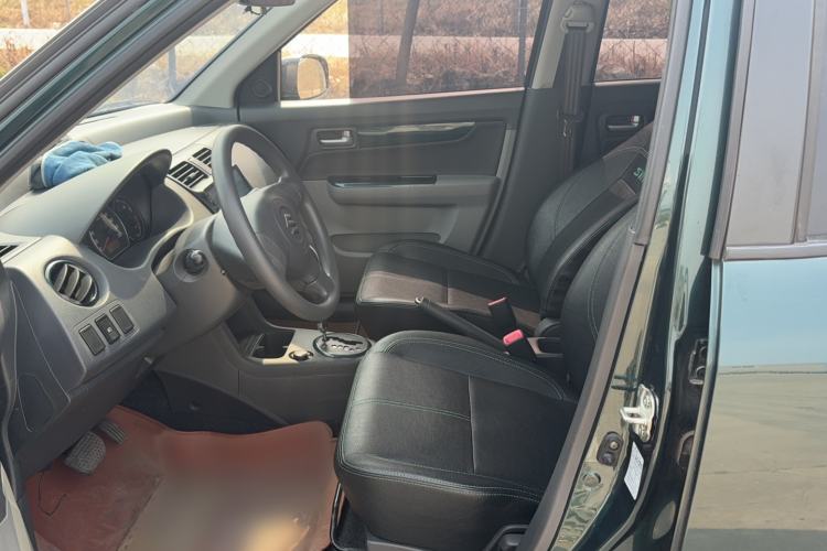 Used Suzuki Swift 2016 1.5L Automatic Fashionable Coolplay Edition Left Front Seat