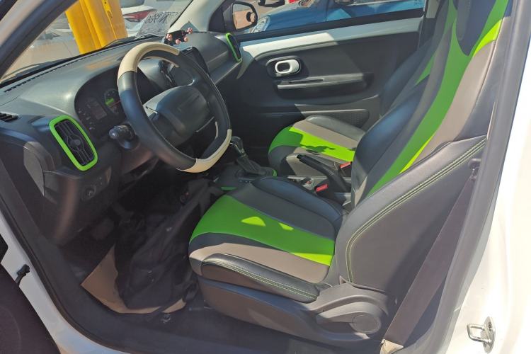 Used Roewe Clever 2021 302 km New Four-Seater Super-Efficient Version
