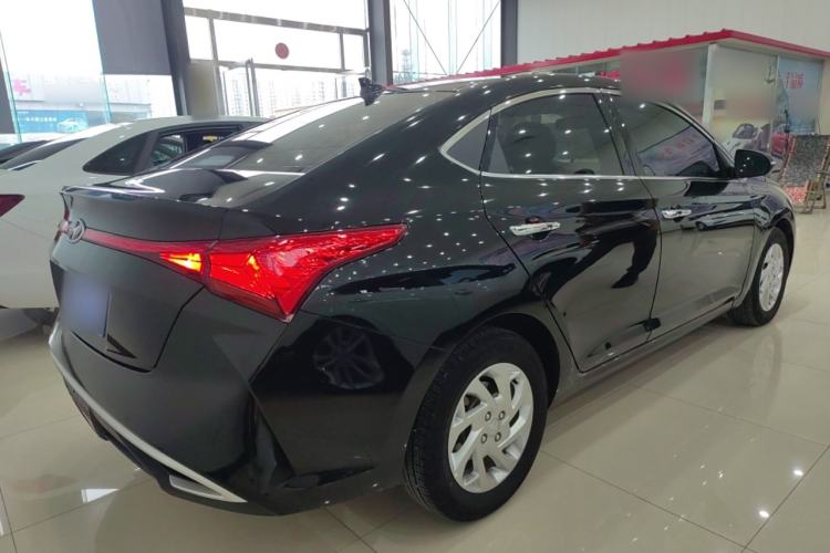 Used Hyundai Verna (new generation) 2020 1.4L Manual GLS Cool Edition Exterior 3