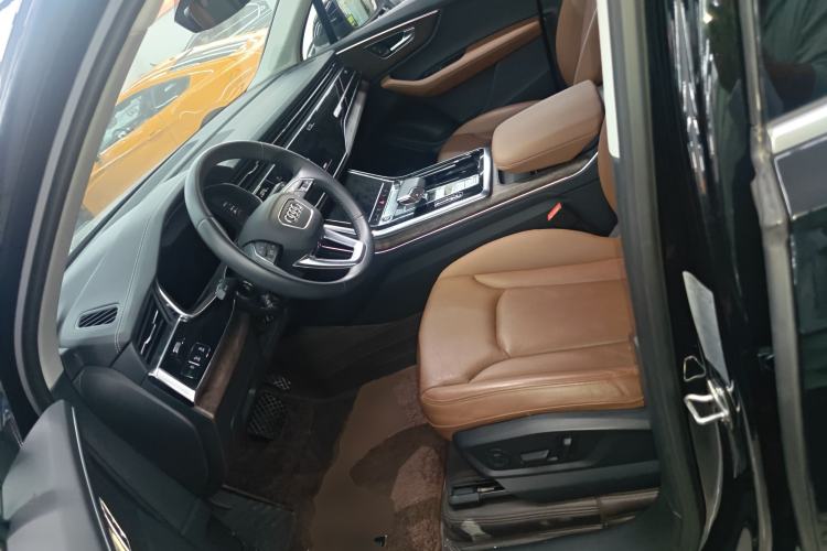 Used Audi Q7 2023 55 TFSI quattro S line Sport Edition Left Front Seat