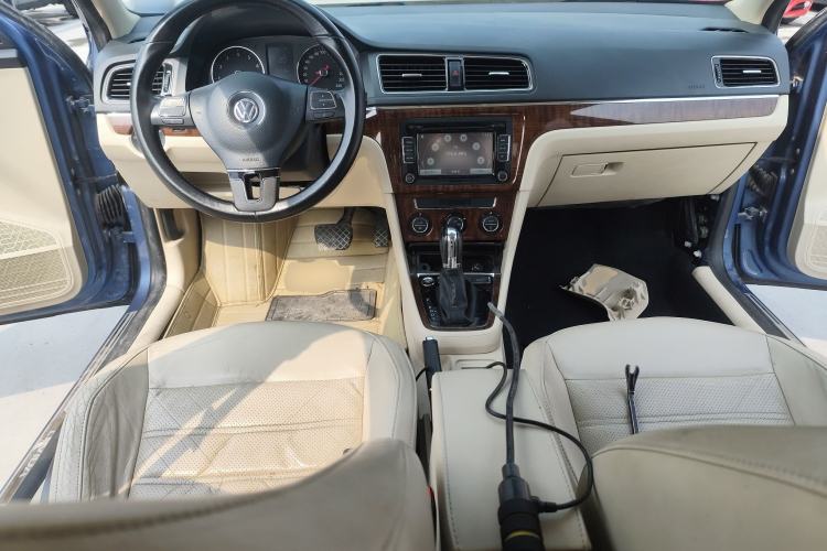 Used Volkswagen Lavida 2013 Revised Version 1.6L Automatic Luxury Edition