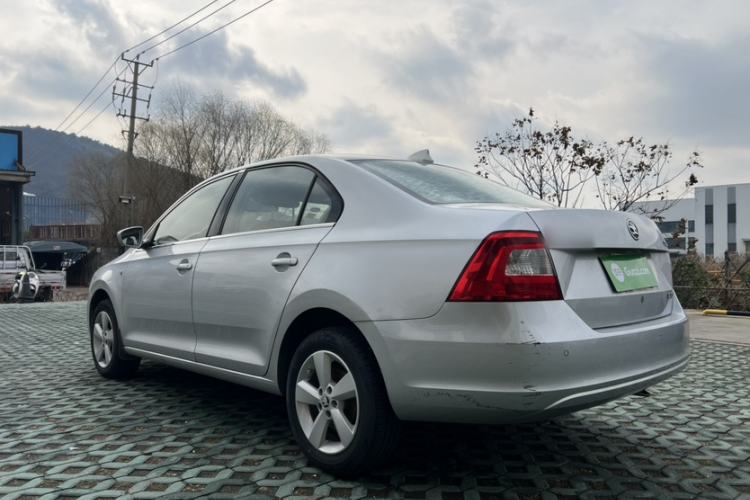 Used Skoda Rapid 2015 1.6L Manual Smart Selection Model