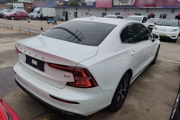 Used Volvo S60 2026 Model B4 Zhiyi Luxury Edition Rear Right 45 Deg