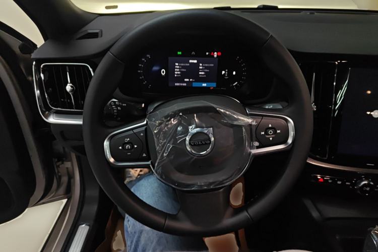 Used Volvo S60 2026 Model B4 Zhiyi Luxury Edition