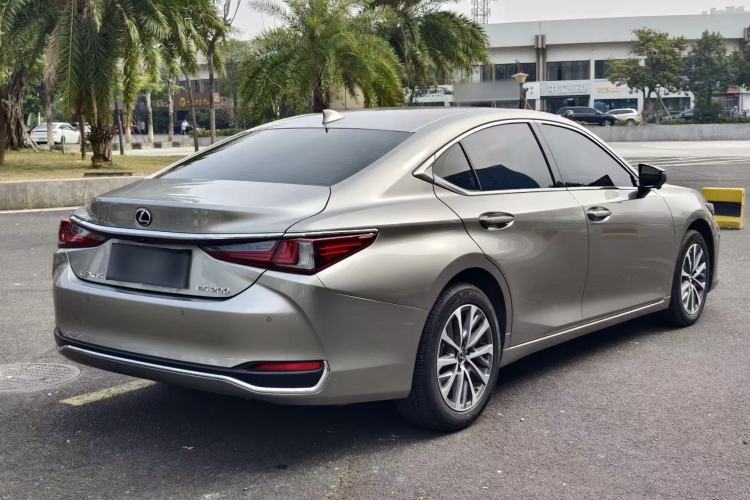 Used Lexus ES 2022 200 Excellence Edition