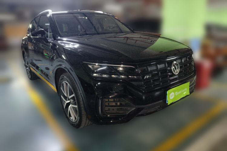 Used Volkswagen Touareg 2020 3.0 TSI Luxury Edition China VI Front Right 45 Deg