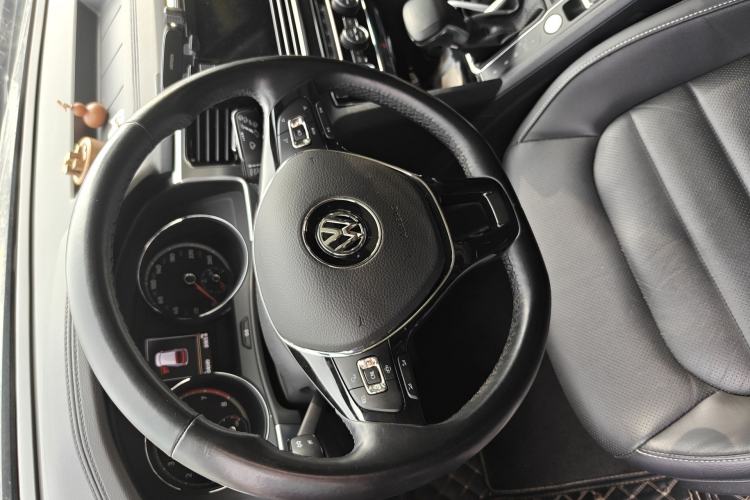 Used Volkswagen Teramont 2019 330TSI Two-Wheel-Drive Luxury Edition China V Standard
