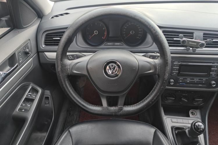 Used Volkswagen Lavida 2015 1.6L Manual Fashion Edition Steering Wheel