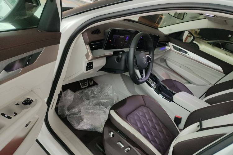 Used Volkswagen Tavendor 2024 380TSI All-Wheel Drive R-Line Cruise Edition