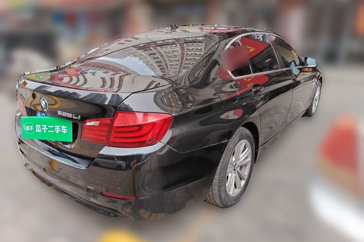 Used BMW 5 Series 2013 525Li Leading Model
