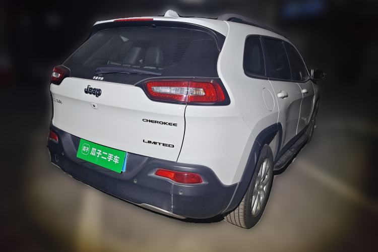 Used Jeep Cherokee 2017 2.0L Superior Edition